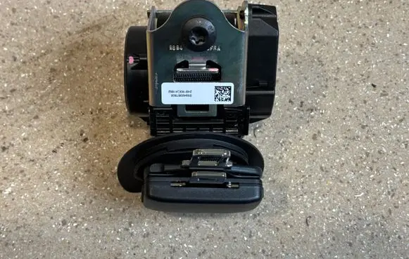 BMW X1 U11 Middle seatbelt (rear) 9493878