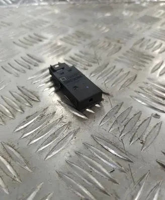 Opel Insignia A AUX in-socket connector 13317917