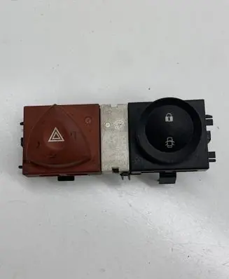 Renault Megane II Hazard light switch 8200407415 8200095493 8200109723