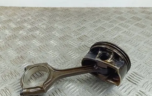 Jeep Grand Cherokee WL Piston with connecting rod 72039R
