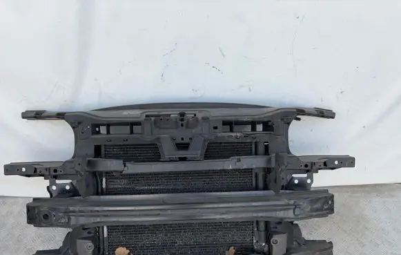 Volkswagen Touran I Front piece kit 