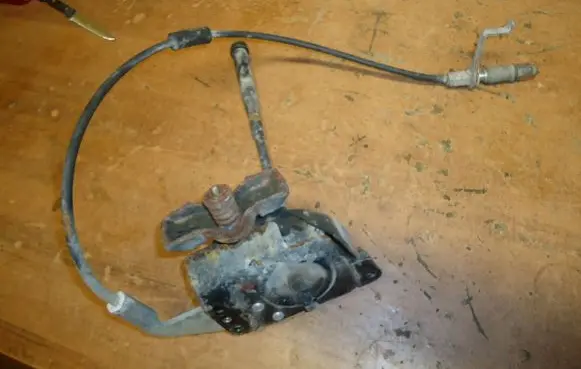 Ford Escape II Front wiper linkage and motor 056516181321