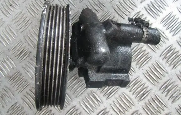 Opel Astra G Power steering pump 90409232