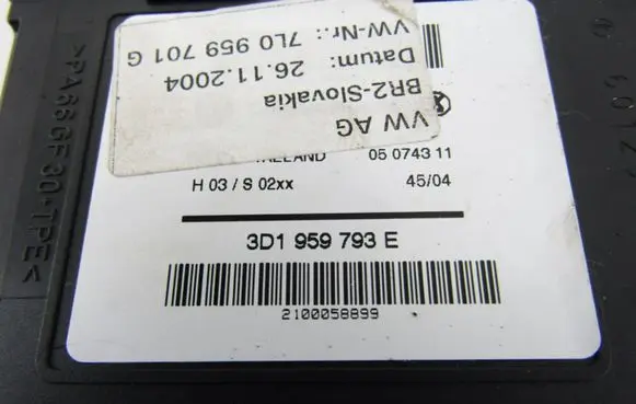 Volkswagen Touareg I Front door window regulator motor 0130821764
