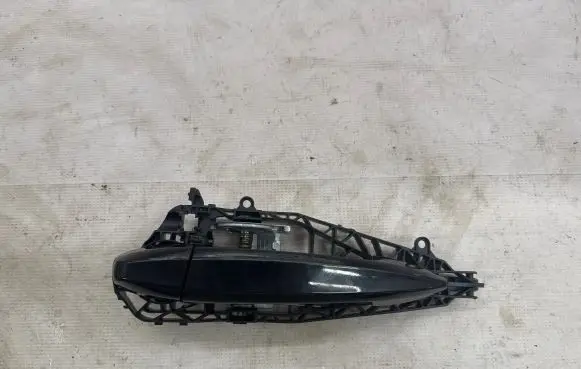 BMW X2 F39 Rear door exterior handle/bracket 7401209