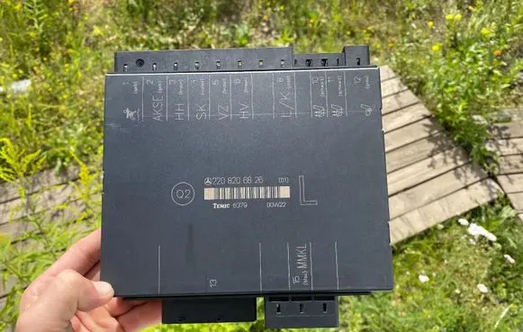 Mercedes-Benz S W220 Seat control module A2208206826