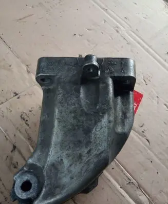 Mercedes-Benz E W212 Engine mounting bracket A6422236404
