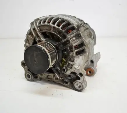 Skoda Octavia Mk2 (1Z) Generator/alternator 03C903023A