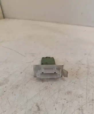 Volkswagen PASSAT B6 Heater blower motor/fan resistor
