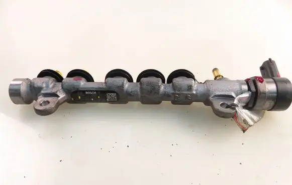 Infiniti M Fuel main line pipe 0281006045 0445216033 8201004394A