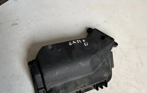Audi A4 S4 B8 8K Fuse box cover 8K1907613B