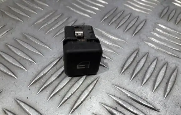BMW 7 E38 Central locking switch button 8360828