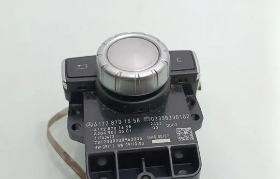 Mercedes-Benz SLK AMG R172 Head unit multimedia control A1728701558