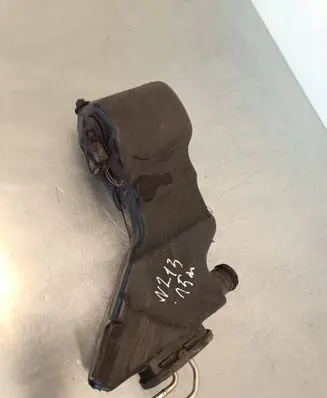 Mercedes-Benz E W213 Windshield washer fluid reservoir/tank A2058600260 A205869
