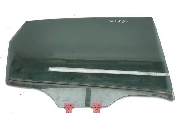 Nissan Qashqai J12 Rear door window glass