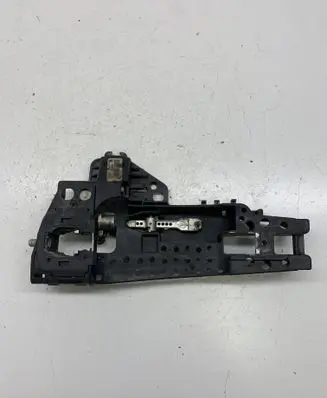 Rear door exterior handle/bracket