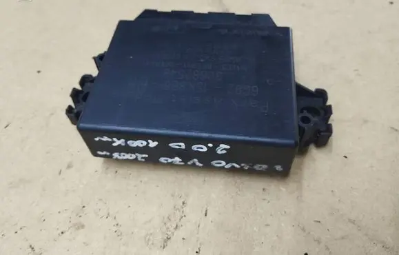 Volvo V70 Parking PDC control unit/module 30682548 15K866 301911