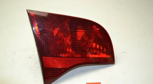 Tailgate rear/tail lights