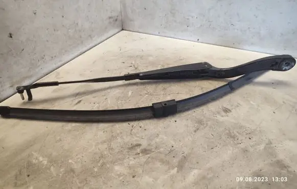 Mercedes-Benz C W204 Front wiper blade arm