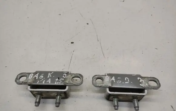 KIA Sportage Tailgate/trunk/boot hinge