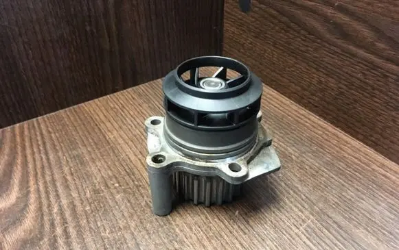 Volkswagen Crafter Water pump 03L121031A