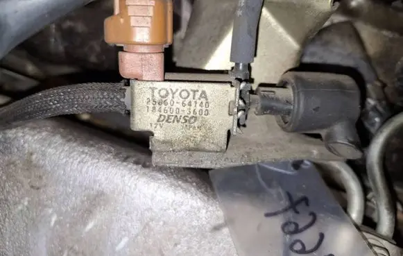 Toyota Corolla E120 E130 Turbo solenoid valve 2586064140 184600-3600