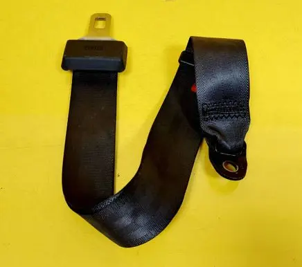 Mitsubishi Colt Middle seatbelt (rear) 0425031