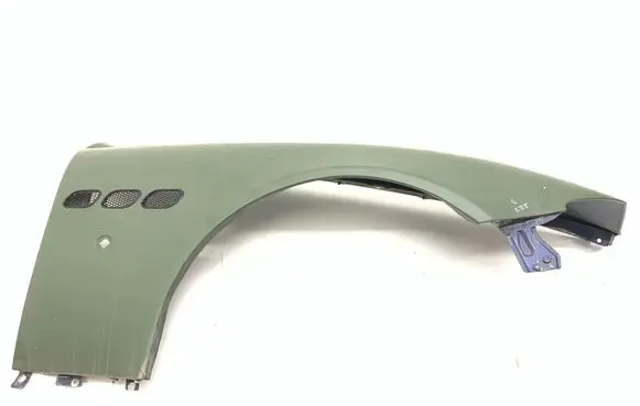 Maserati Quattroporte Fender