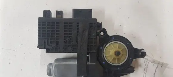 Hyundai i40 Front door window regulator motor 9682495680 00610207