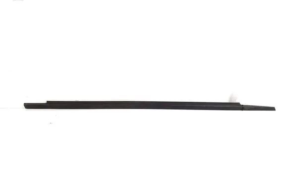 Mercedes-Benz A W169 Front door glass trim molding A1697250265