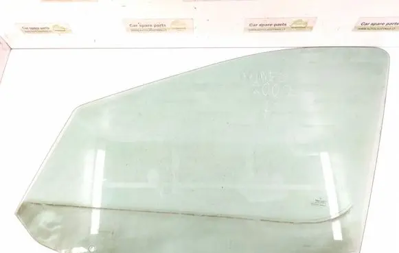 Mercedes-Benz Vaneo W414 Front door window glass four-door 4147250010 A4147250010