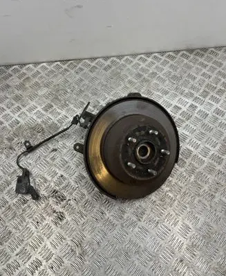 Rear wheel hub