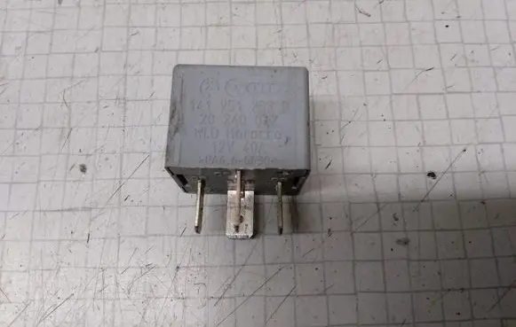 Volkswagen Transporter - Caravelle T5 Other relay 141951253B 20240072