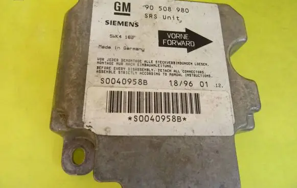 Opel Vectra B Airbag control unit/module 90508980
