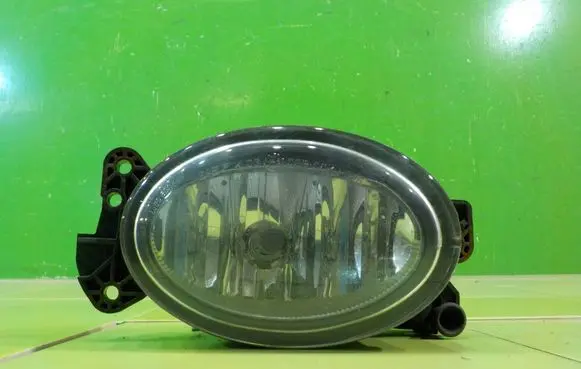 Mercedes-Benz CLK A209 C209 Front fog light A1698201656 XP250