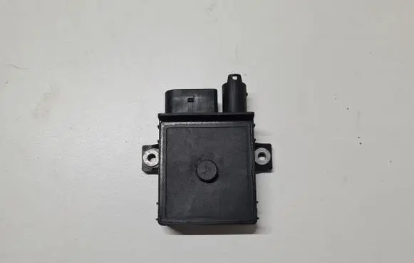 BMW 7 E65 E66 Glow plug pre-heat relay 0005873124 0522140701