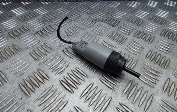 BMW 1 E81 E87 Windscreen/windshield washer pump 67126934159 6934159