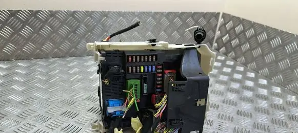 Citroen C4 II Fuse module 9804067480 E1111755 20160309