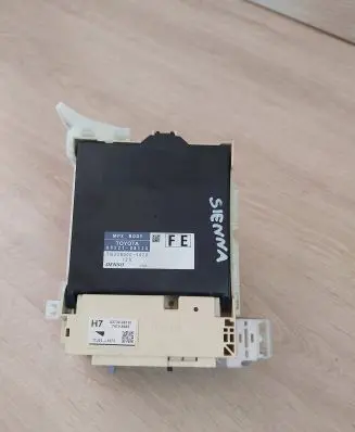 Toyota Sienna XL30 III Other control units/modules 89221-08130