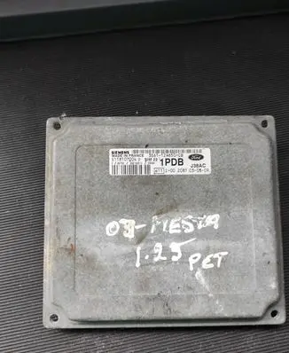 Ford Focus Engine control unit/module S118107004