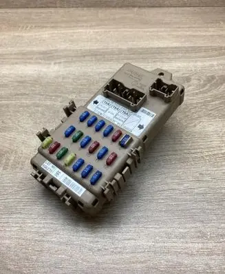 Subaru Forester SG Fuse module LB100603B 606270