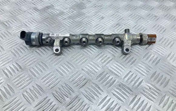 Volkswagen Tiguan Fuel pressure regulator 03L130089J 03L906054 057130764AB
