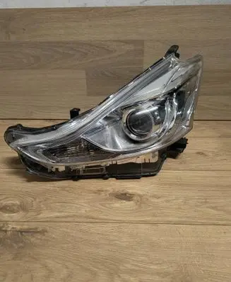 Toyota Prius+ (ZVW40) Headlight/headlamp 4768