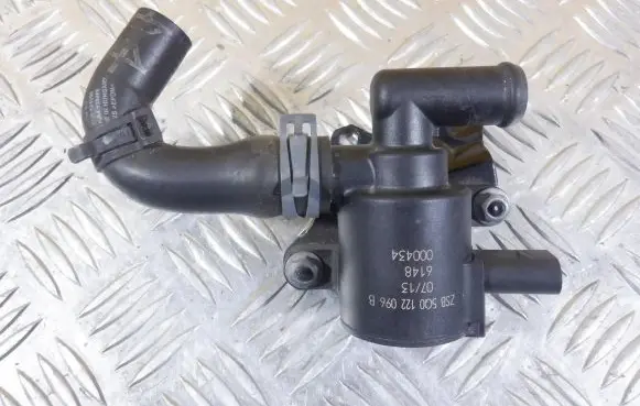 Volkswagen Golf VII Engine coolant pipe/hose 5Q0122096B 6148 000434