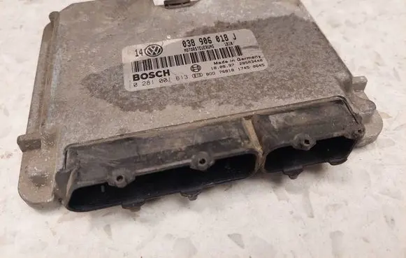 Volkswagen Golf IV Engine control unit/module 038906018J 28SA3440 0281001613