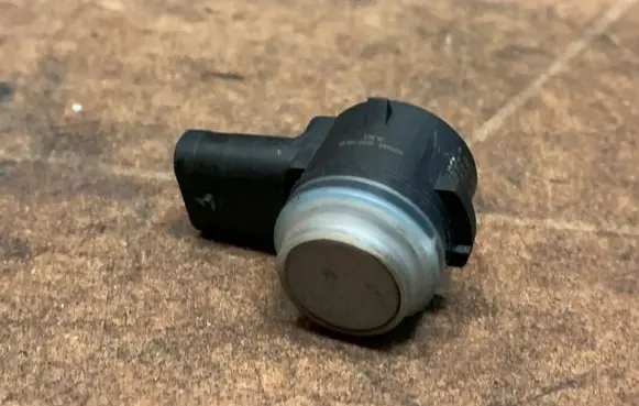 Mercedes-Benz E C207 W207 Parking PDC sensor A0009059300
