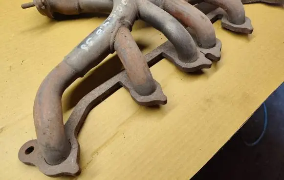Jeep Cherokee XJ Exhaust manifold