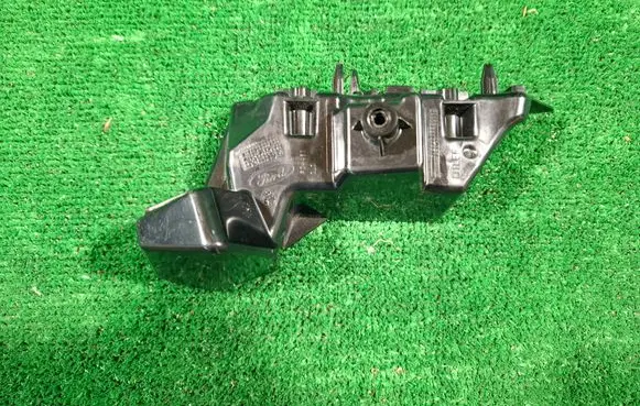 Ford Focus Front bumper mounting bracket JX7B17D958