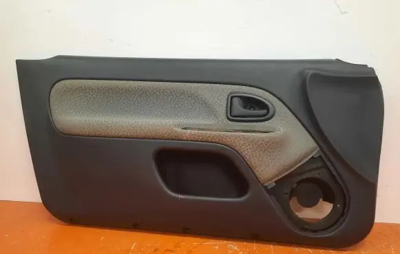 Renault Clio III Door card panel trim set 8200074252