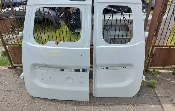 Renault Express Rear door